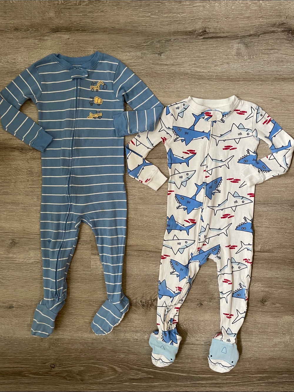 Carter’s footed sleepers bundle size 24 months